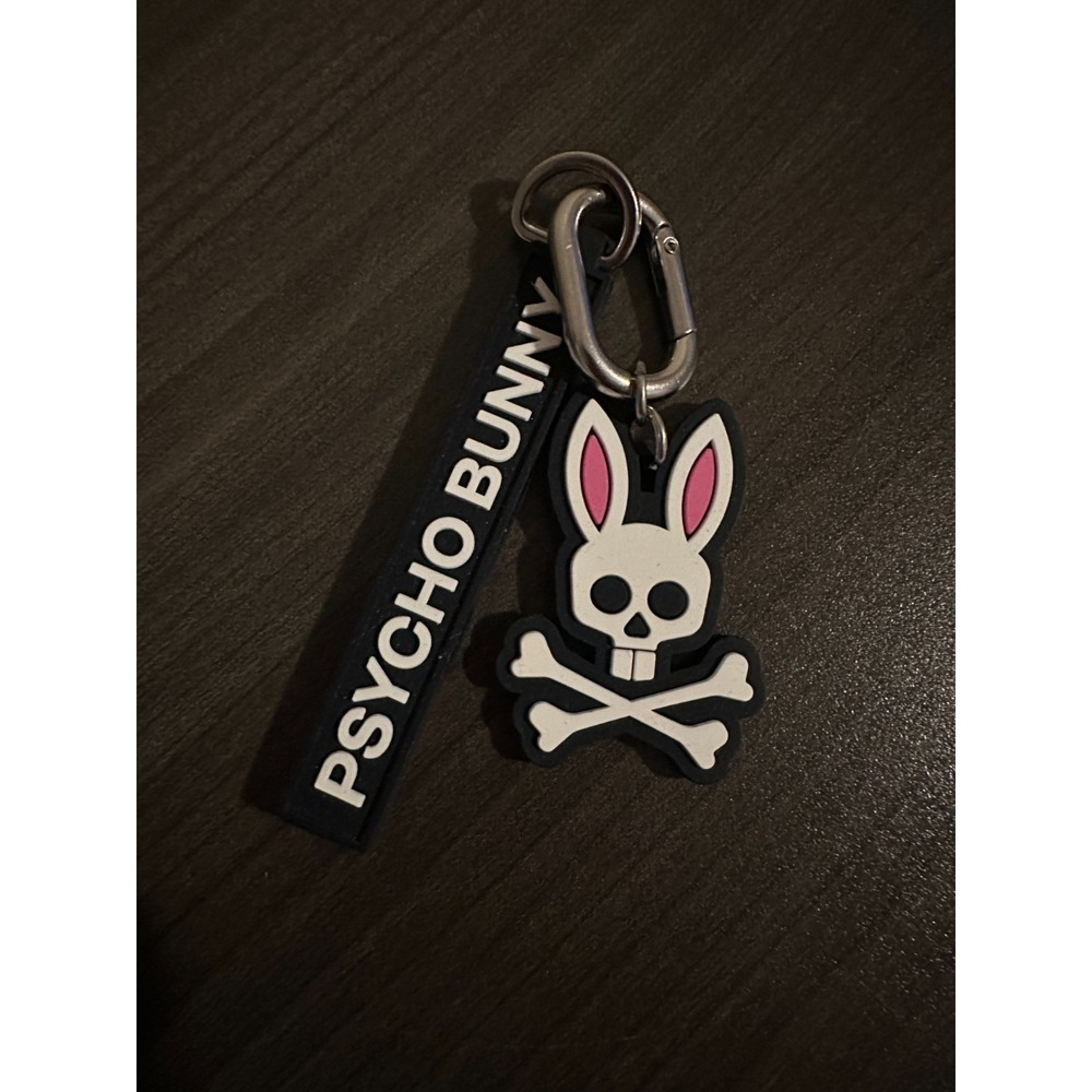 Psycho Bunny Keychain‎ Skull Bunny Bag Charm Black White Pink Rubber Clip